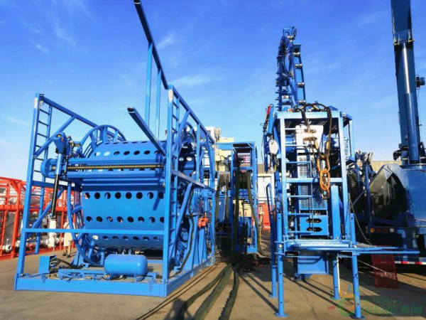 中國首套3.5寸大管徑（jìng）連續油管作業橇組在南海油田成功應用